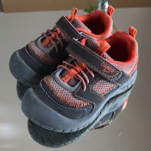 Oshkosh boy shoes